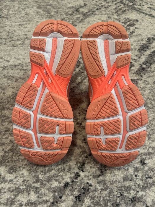 Asics nr 36 int 23 cm pret 100 lei