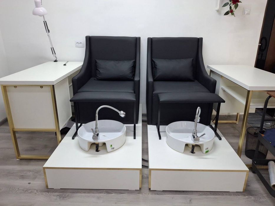Педикюрый стол для салона