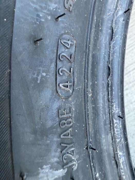 Doua anvelope vara 245/65 R 17 Kumho