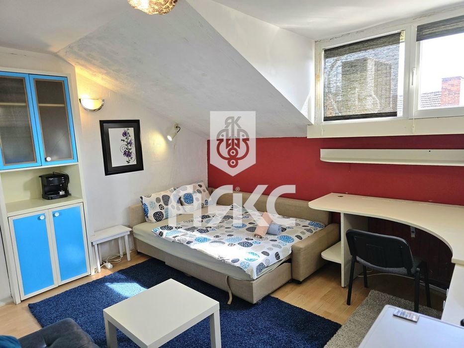 Дава се под наем Едностаен апартамент в София, Център - 30 кв.м за 408 € - Снимка #2