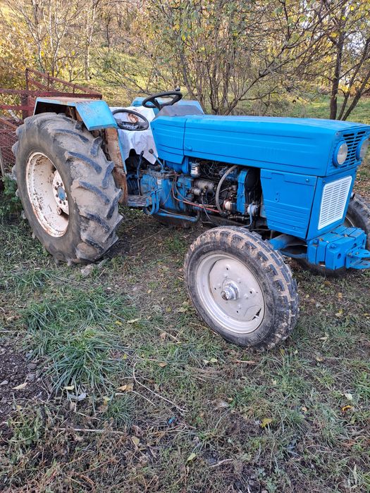 Tractor Universal 640