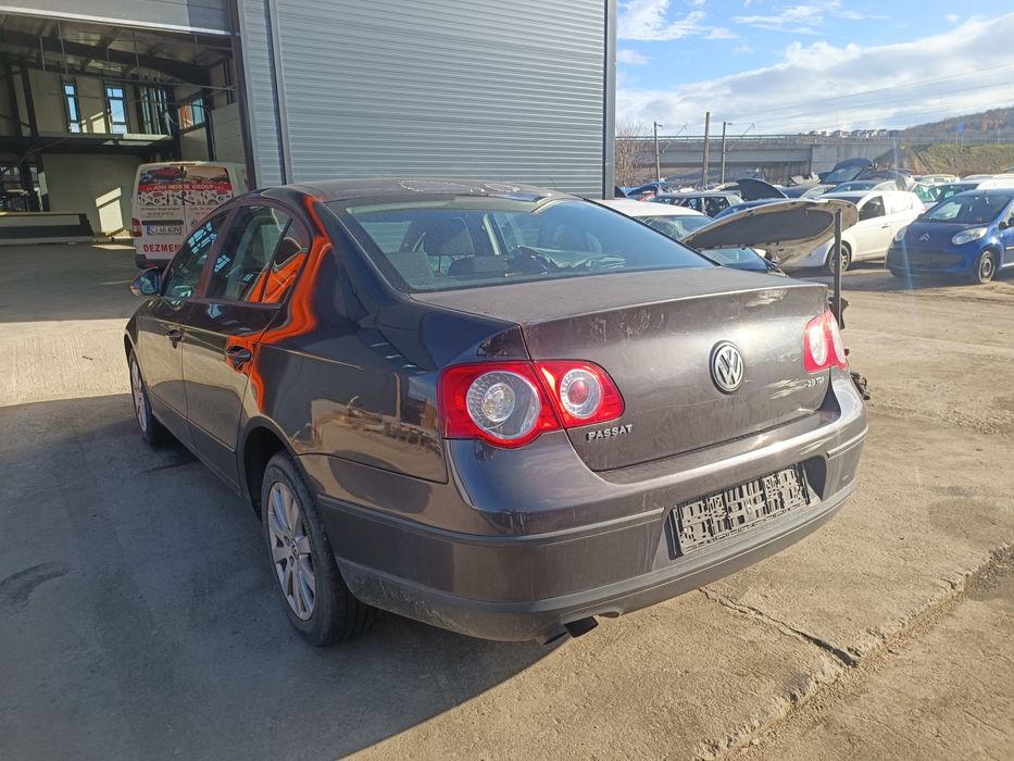 Dezmembram Volkswagen passat b6, motor 2.0 tdi, tip bkp
