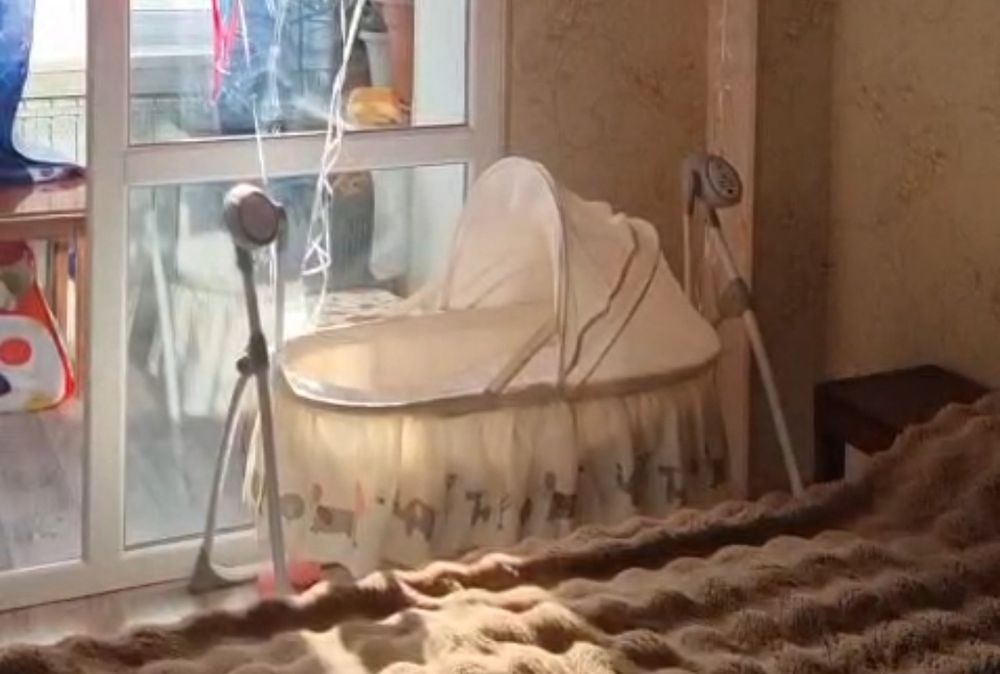 Продаются кроватка-люлька и коляска