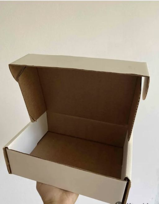 Картонная коробка