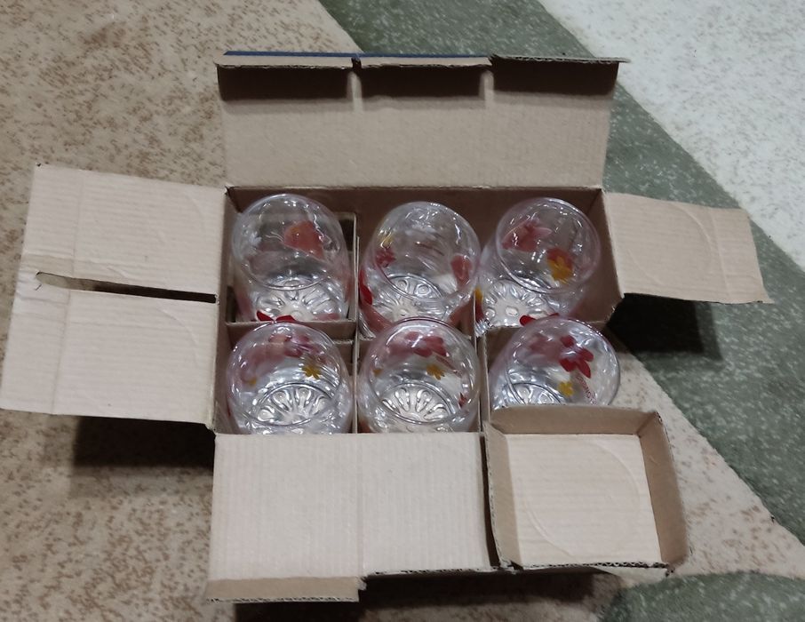 Срочно продам новые  стаканы для напитков.