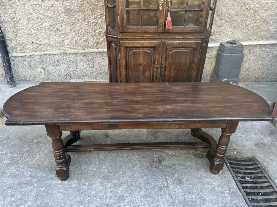 Масивна трапезна маса от ДЪБ