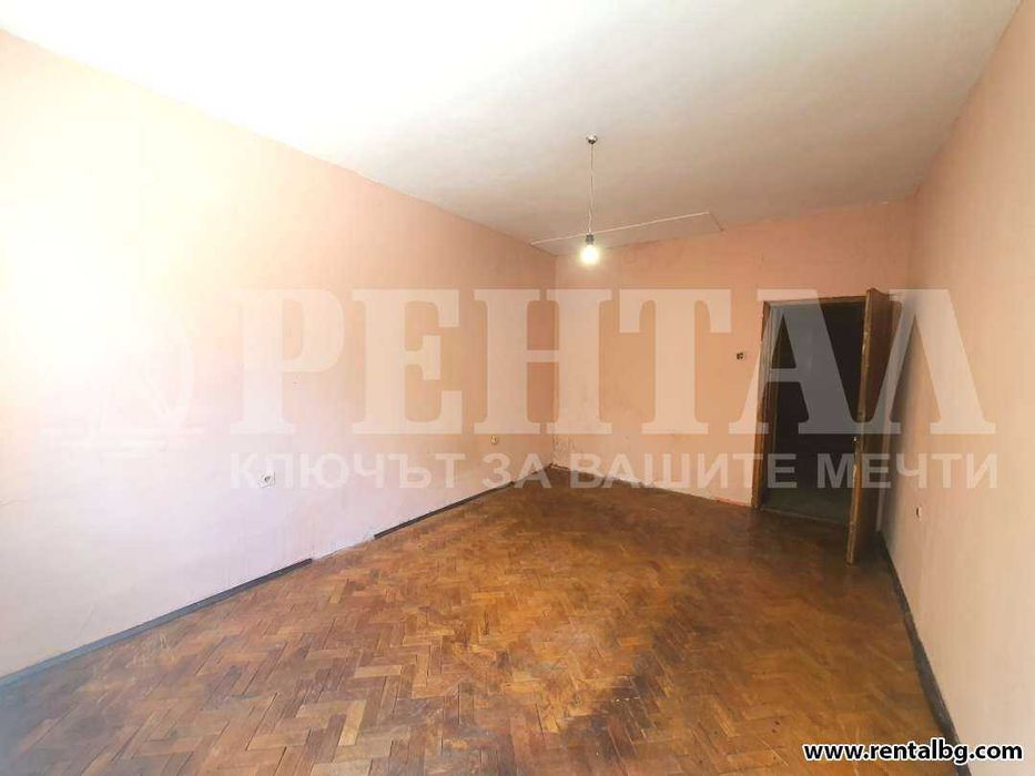 Продава се Тристаен апартамент в Пловдив, Младежки Хълм - 108 кв.м за 1621 €/кв.м - Снимка #16