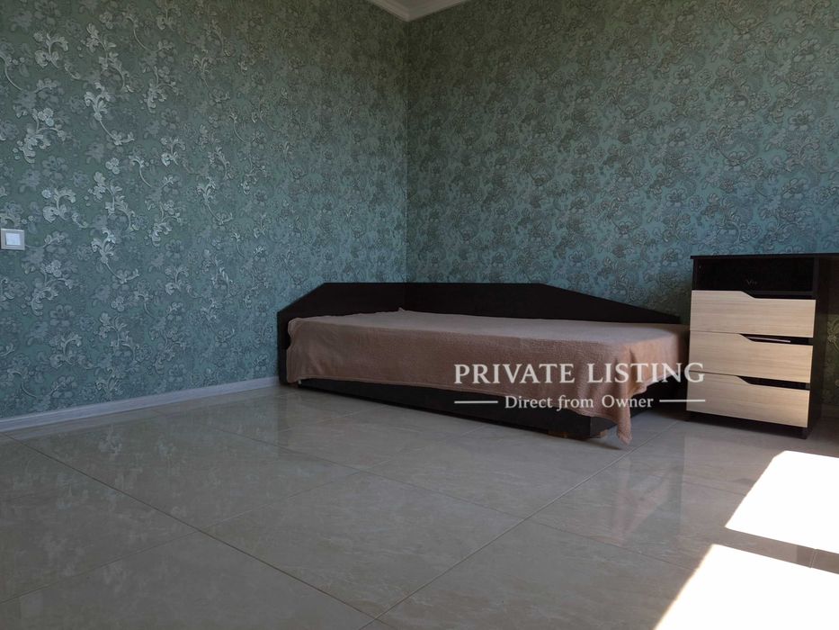 Триетажна тухлена къща с РЗП 257 кв.м, 5 спални, двор 1187 кв.м и централно отопление – с. Сенокос