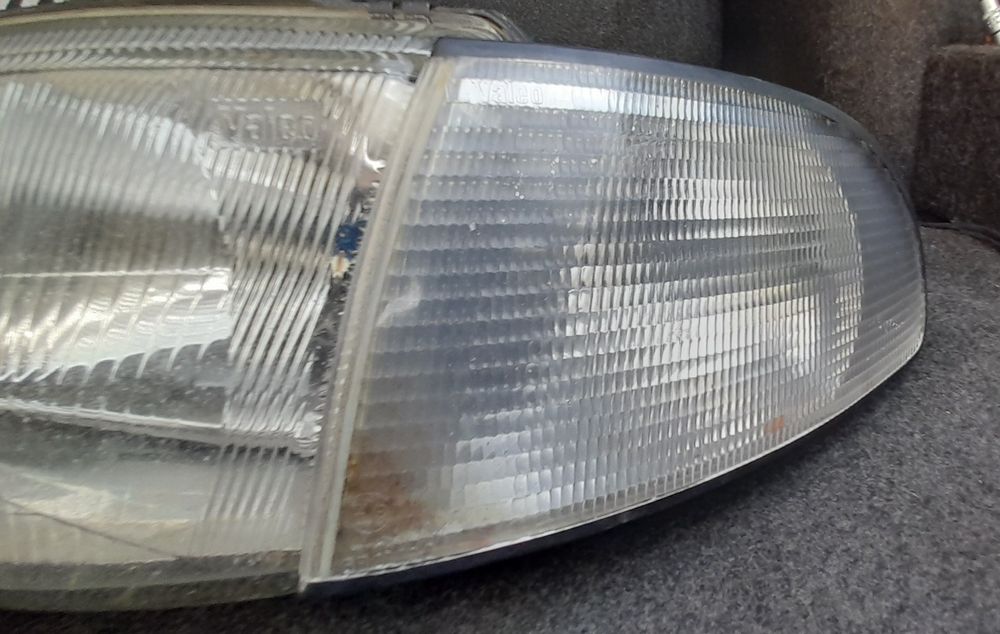 Vând faruri audi a4 b5 95