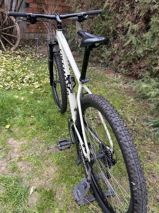 Specialized Rock Hopper 29 цола 2х9 Acera