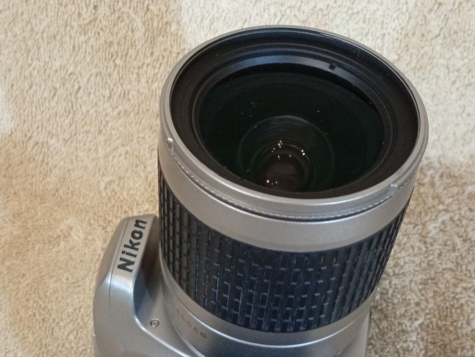 Aparat foto Nikon F 75