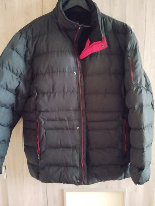 Продавам мъжко зимно яке
