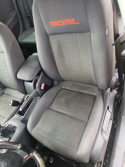 Scaune față cu încălzire și bancheta spate Vw Golf 5, model GOAL