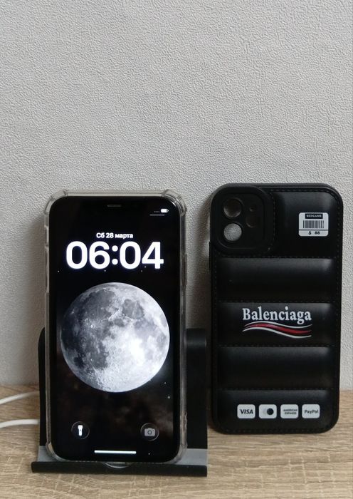 Iphone 11 .  Акб 75%     .