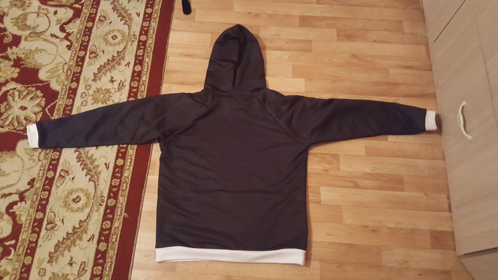 Продам теплую ХУДИ с капюшоном