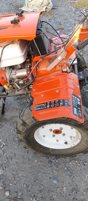 Motokultuatr sotiladi 18hp