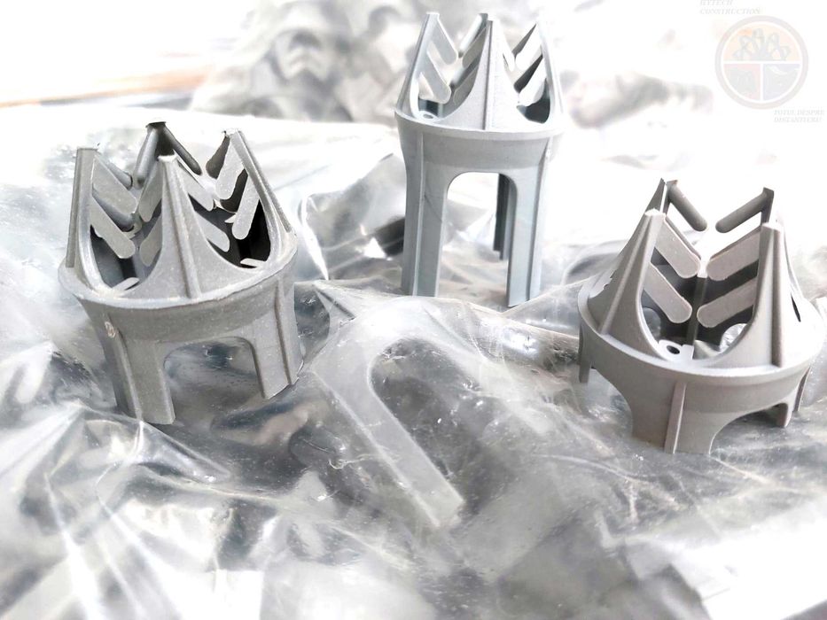 Distantier placa cu 4 picioare