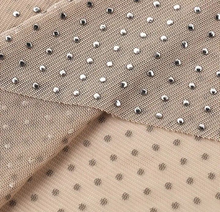 Bluza nude super model import Italia, accesorii metalice