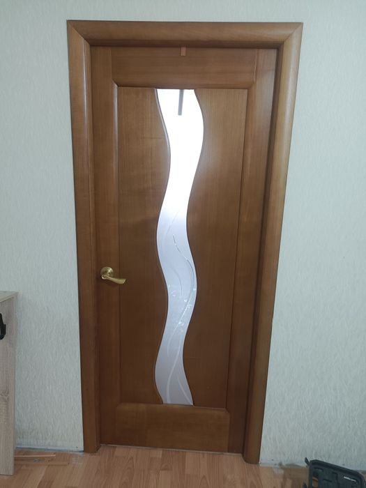 Продам двери деревянные