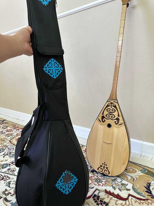 Домбыра сатылады!