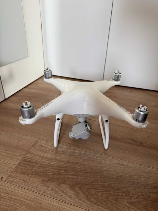 Drona phantom 4 pro