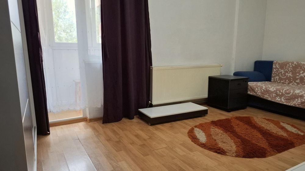 Închiriere garsoniera cu balcon