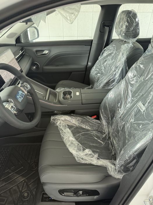 Gac Aion i60 Hybrid 2026-Yil R19 diska Oq rang kuzov qora bejeviy salo