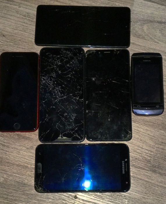 Телефоны на запчасти