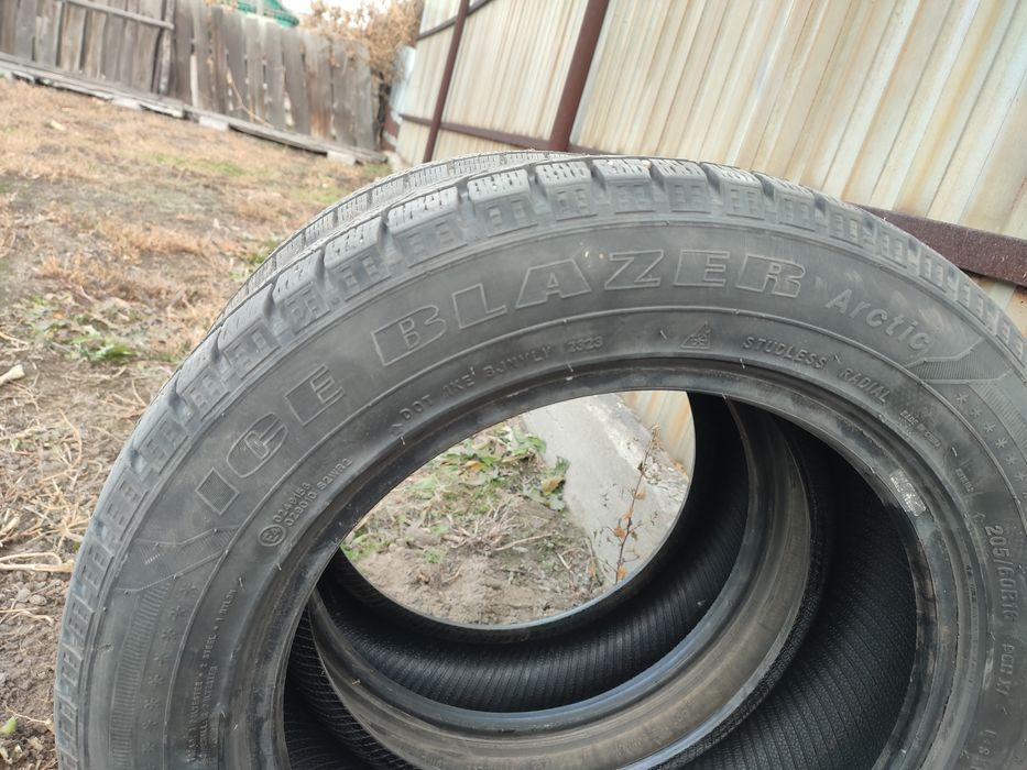 Продам две зимние покрышки