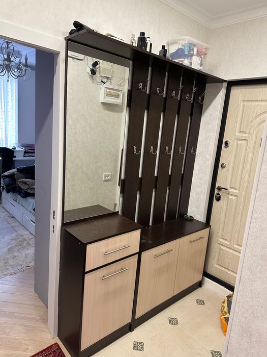 Шкаф в прихожку в хорошем состоянии
