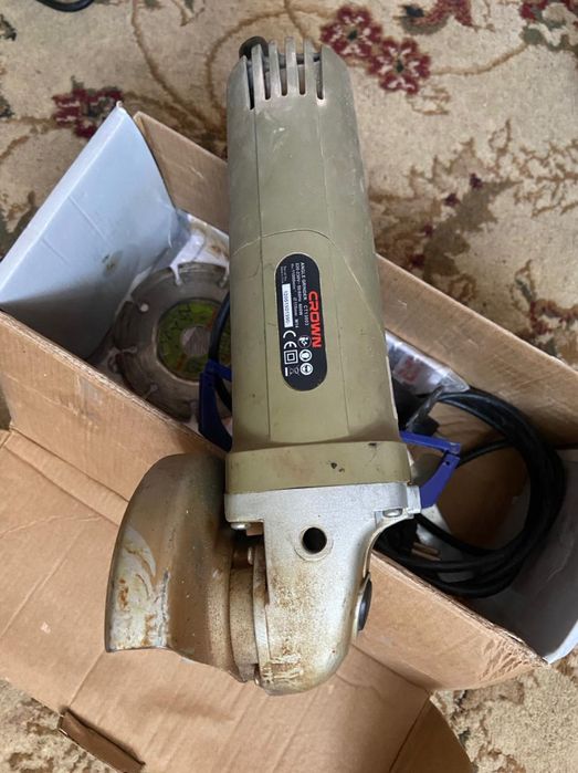 Продам  маленькую болгарку