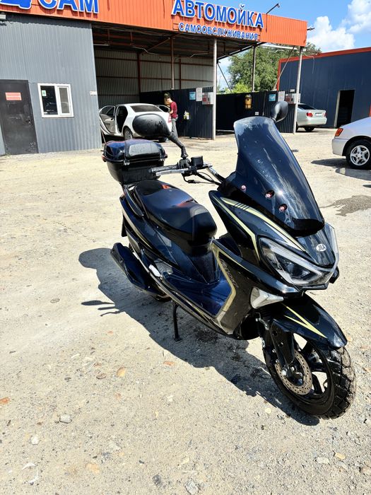 Продам Макси скутер 150куб