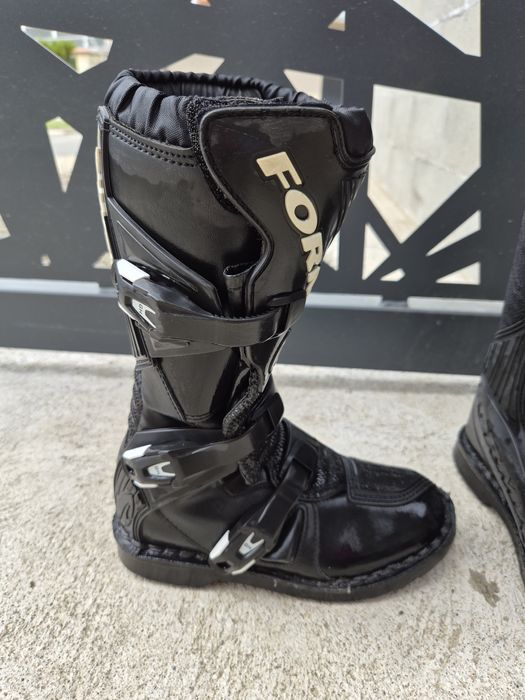 Ботуши за крос детски 35 номер