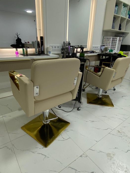 Продам кресло парикмахерская