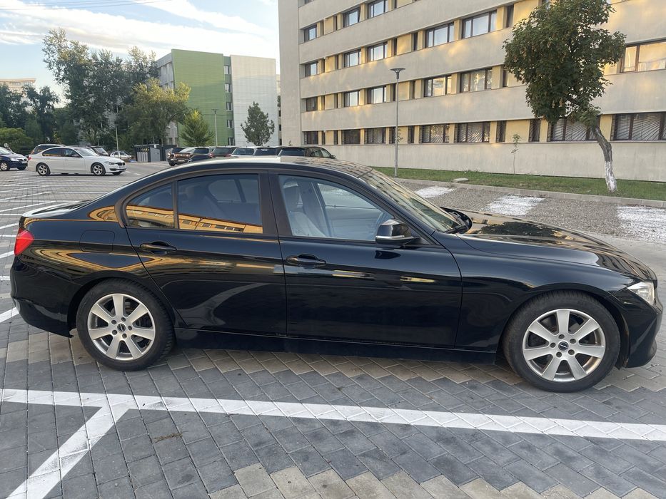 BMW 320D, an 2012, 184 cai / SCHIMB