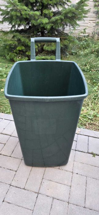 Pubelă / Coș de gunoi Curver 90L cu roți și mâner, stare foarte buna