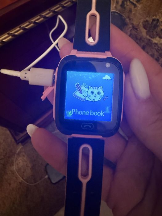 Часы детские . Со слотом для сим карты .