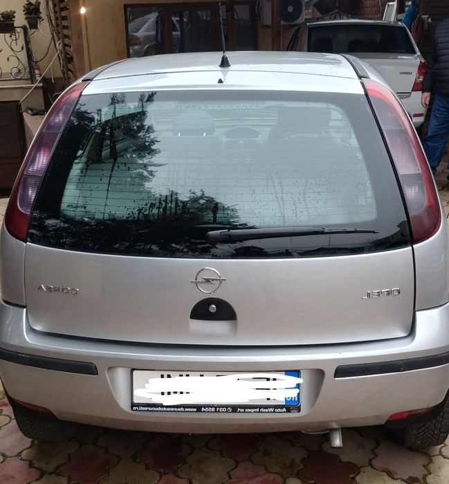 Opel Corsa 2 usi, 998 cmc - ideal incepatori