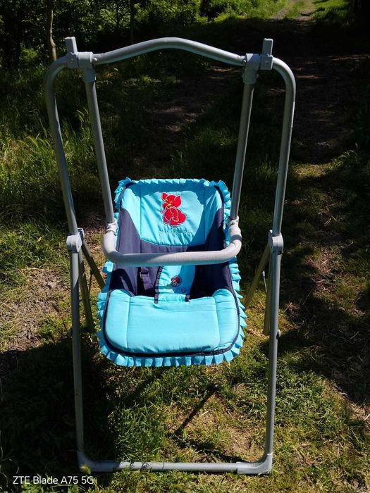 Детска люлка и лятна количка