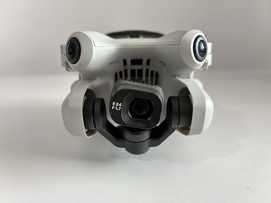 Drona Dji mini 4 pro.