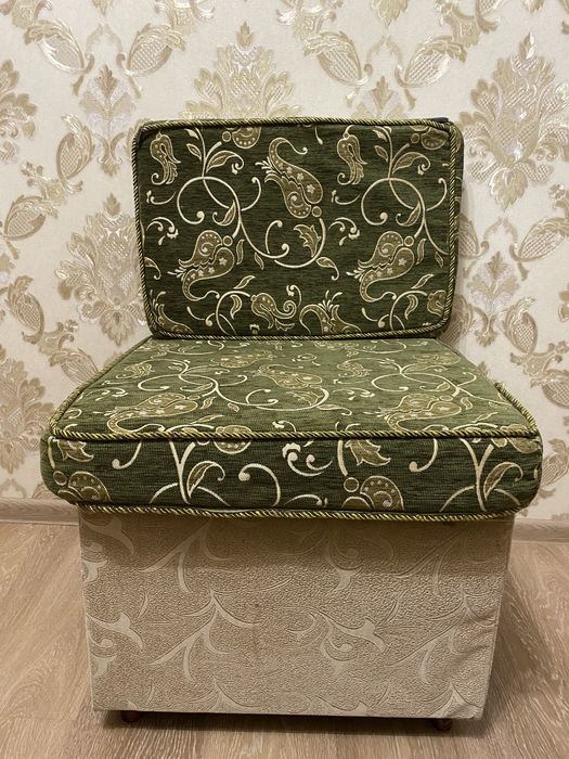 тумба с раздельными сидушкой и спинкой