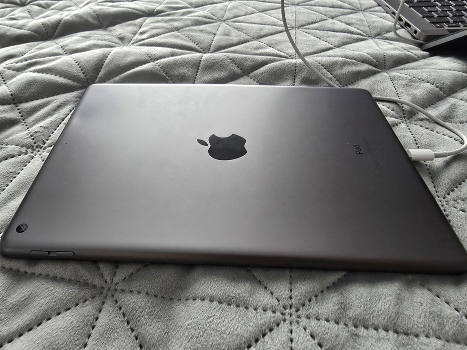Tableta Apple Ipad 9th Generation A2602 (2024)- 100% battery health pt piese