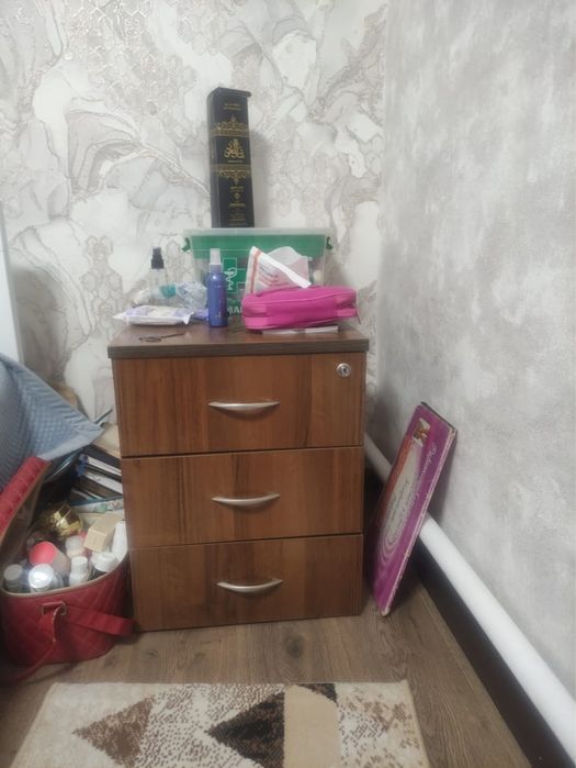 Компьютерный стол, тумба продается