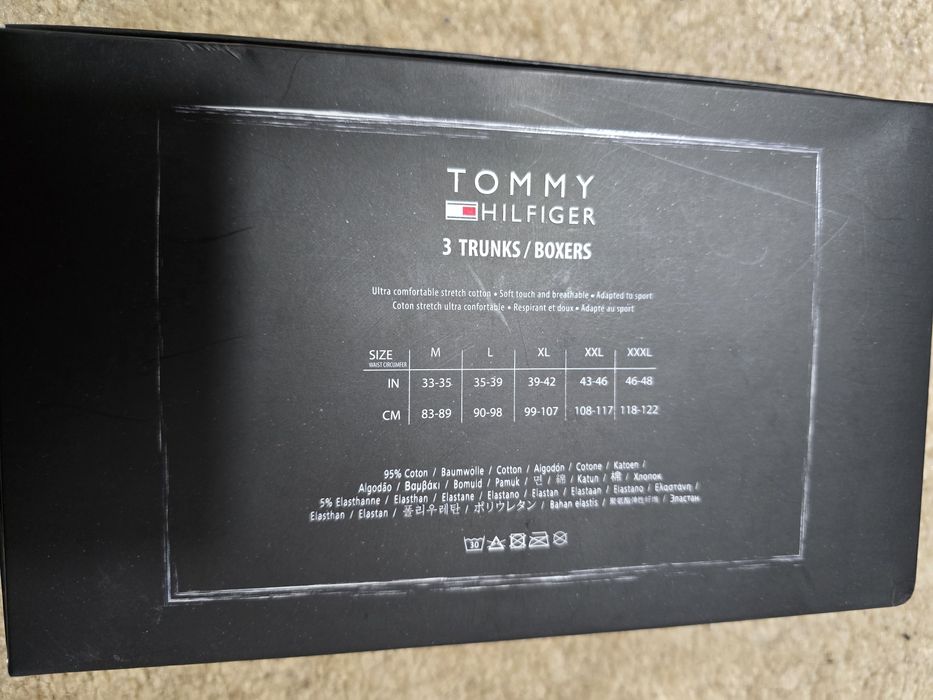 Boxeri Tommy Hilfiger noi impecabili