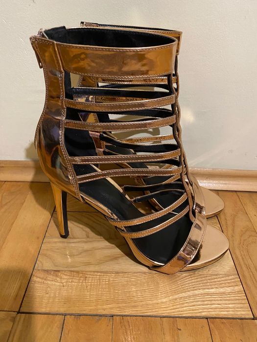 Нови сандали на ток,розово злато,ръчна изработка,10 н