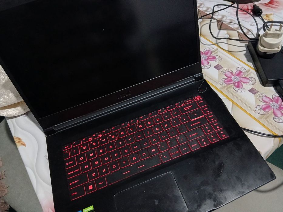 MSI GF63 THIN11CS aybi yuq RAM 8 dan 16 ga almashgan