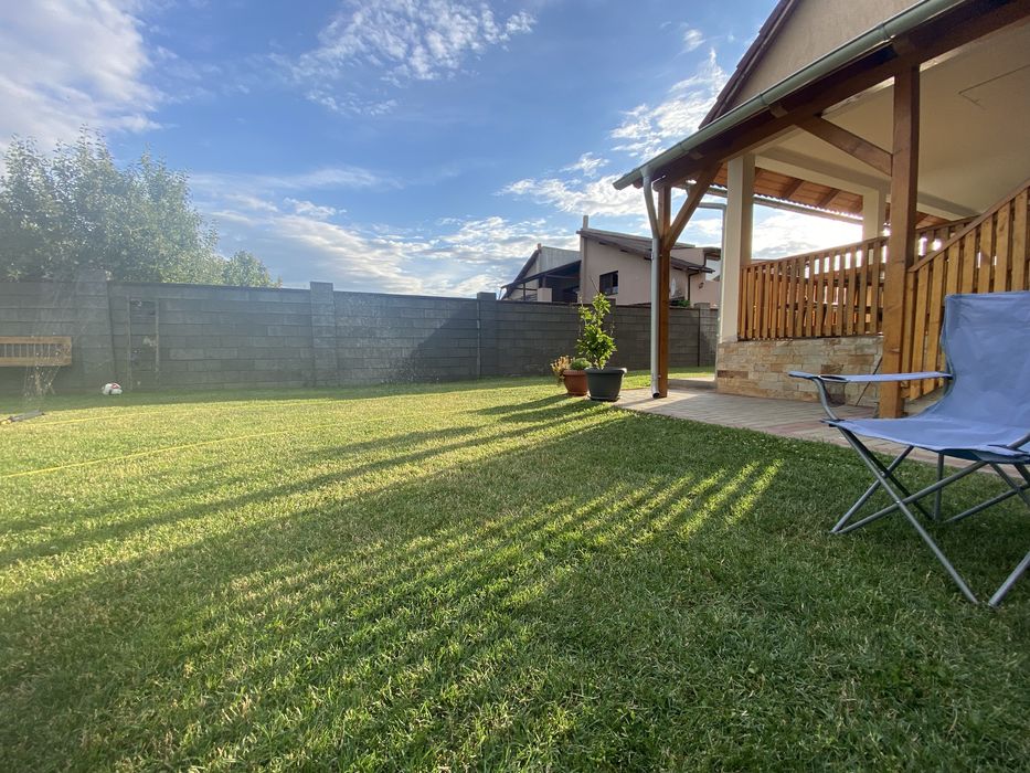 Vand casa indivituala pe parter  1200mp