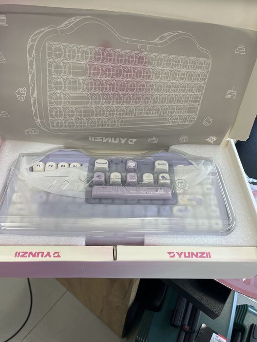 Геймърска механична клавиатура YUNZII C75 – нова