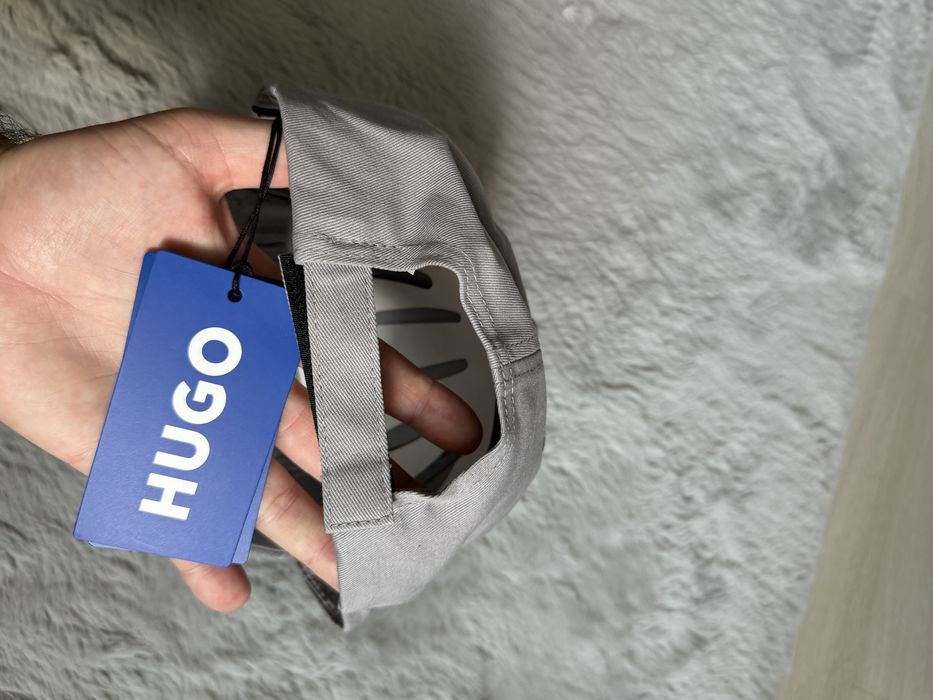 Hugo Jinko sapca unisex grincu logo albastru marime universala noua originala