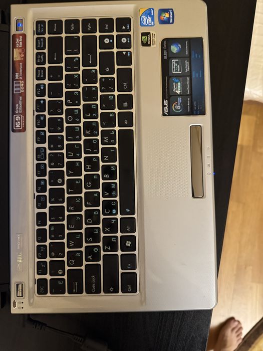 Ноутбук ASUS UL80V